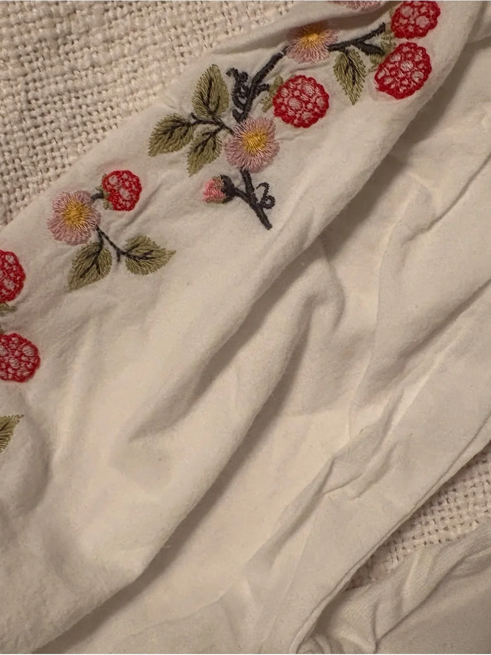 Mini Boden Girl’s White Embroidered Floral Top with Red Raspberry  size 3-4